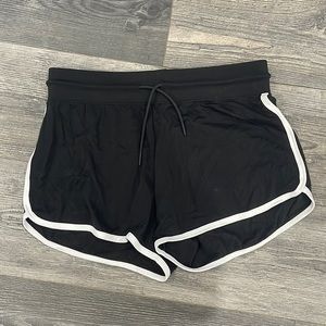 Alphalete curve shorts